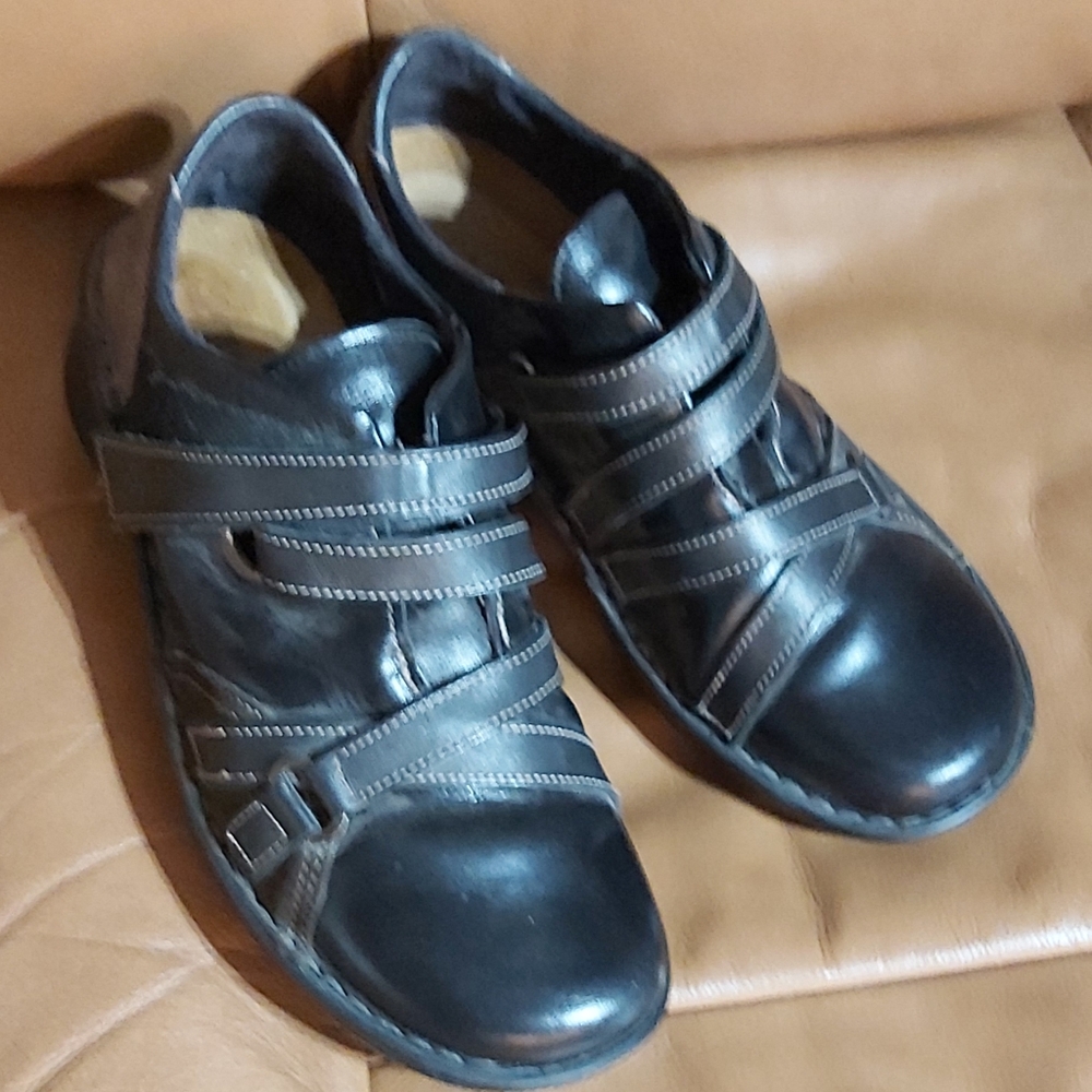 Naot Mambo strapped loafer